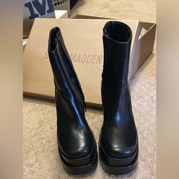 Steve Madden Platform Boots - Picture 2 of 2